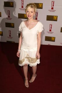 Scarlett Johansson feet photo thumbnail