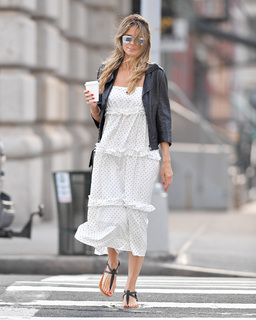 Heidi Klum feet photo thumbnail