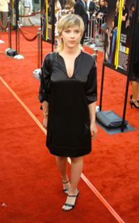 Scarlett Johansson feet photo thumbnail
