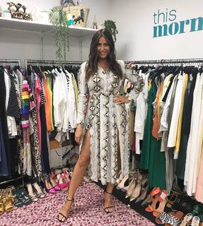Lisa Snowdon feet photo thumbnail