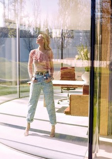 Claudia Schiffer feet photo thumbnail