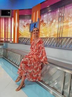 Cristina Ferreira feet photo thumbnail