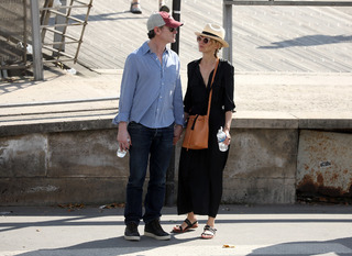 Naomi Watts feet photo thumbnail