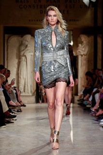Karlie Kloss feet photo thumbnail