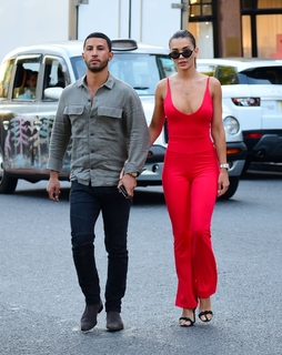 Amy Jackson feet photo thumbnail