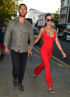 Amy Jackson feet photo thumbnail