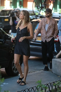 Heidi Klum feet photo thumbnail