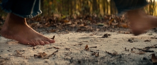 Emily Blunt feet photo thumbnail