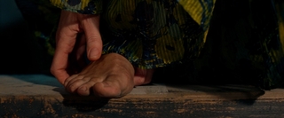Emily Blunt feet photo thumbnail