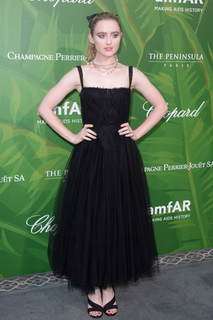 Kathryn Newton feet photo thumbnail