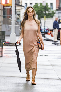 Heidi Klum feet photo thumbnail