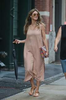 Heidi Klum feet photo thumbnail