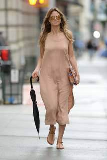 Heidi Klum feet photo thumbnail
