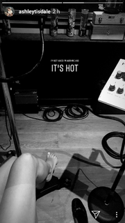 Ashley Tisdale feet photo thumbnail