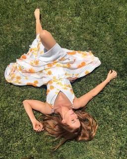 Isla Fisher feet photo thumbnail
