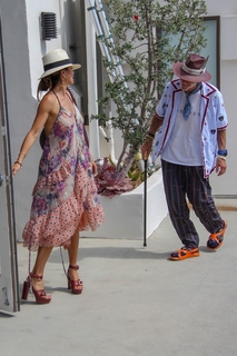 Brooke Burke feet photo thumbnail