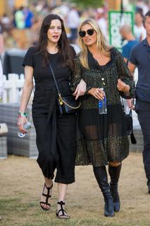 Liv Tyler feet photo thumbnail