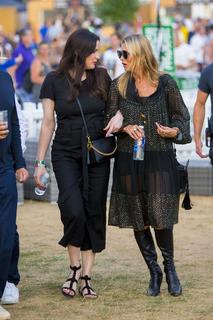 Liv Tyler feet photo thumbnail