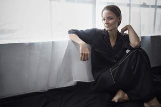 Jodie Foster feet photo thumbnail