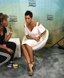 Nicole Murphy feet photo thumbnail