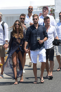 Izabel Goulart feet photo thumbnail