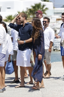 Izabel Goulart feet photo thumbnail