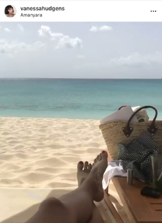 Vanessa Hudgens feet photo thumbnail