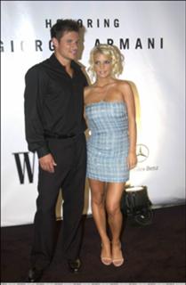 Jessica Simpson feet photo thumbnail