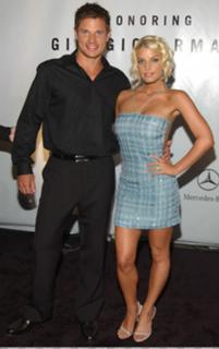 Jessica Simpson feet photo thumbnail