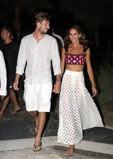 Izabel Goulart feet photo thumbnail