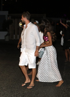 Izabel Goulart feet photo thumbnail