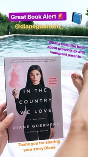 Reese Witherspoon feet photo thumbnail