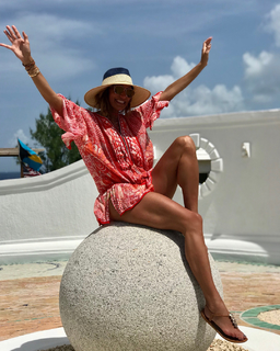 Lili Estefan feet photo thumbnail
