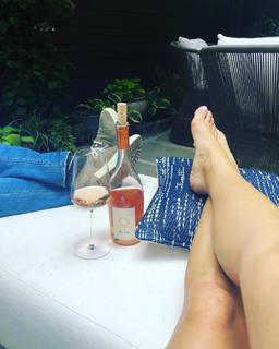 Kate Walsh feet photo thumbnail