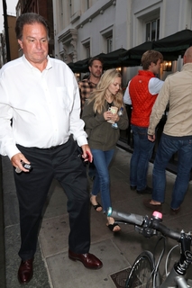 Amanda Seyfried feet photo thumbnail