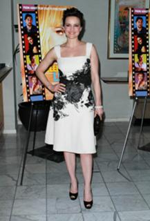 Carla Gugino feet photo thumbnail