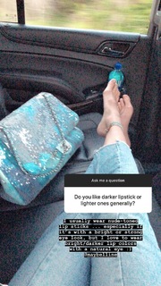 Gigi Hadid feet photo thumbnail