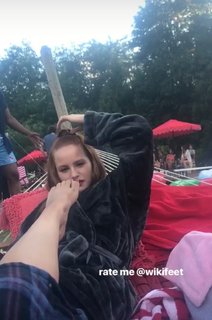 Camila Mendes feet photo thumbnail