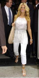 Jessica Simpson feet photo thumbnail