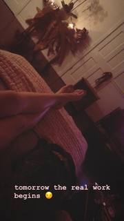 Paris Jackson feet photo thumbnail
