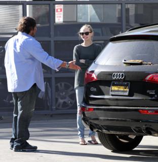 Amanda Seyfried feet photo thumbnail