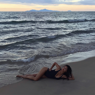 Nicole Scherzinger feet photo thumbnail