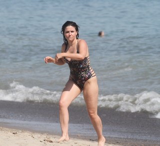 Sophia Bush feet photo thumbnail