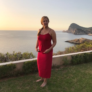 Amy Schumer feet photo thumbnail
