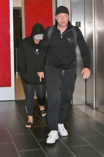 Demi Lovato feet photo thumbnail
