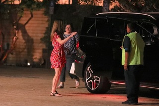 Hilary Swank feet photo thumbnail