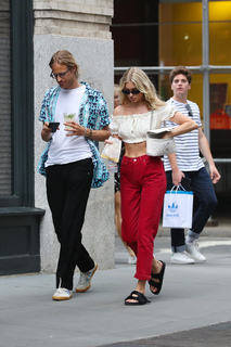 Elsa Hosk feet photo thumbnail