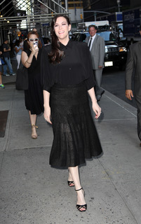 Liv Tyler feet photo thumbnail