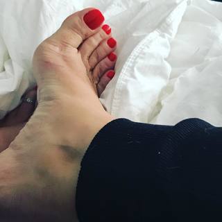 Karin Klemp feet photo thumbnail