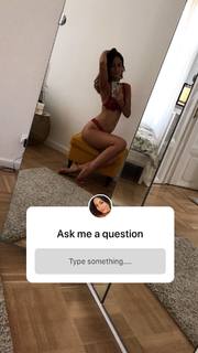 Emma Lovett feet photo thumbnail